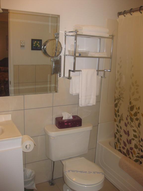 Motel Bel-Eau Монтебелло Экстерьер фото